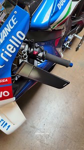 Good morning and Happy Wednesday! The Rizoma aero wing mirrors and the Futurismoto front integrated turn signals transformed the look of this Panigale V4 Tricolore Italia. We know thhat everyone likes to debate the functionality of these mirrors, but there is no debate when it comes to the front turn signals as they are absolutely a must for all US Spec Panigale V4's!... . . . . • Your source for the highest quality parts and the best service for your Panigale V4 • www.motomillion.com • . . . . 