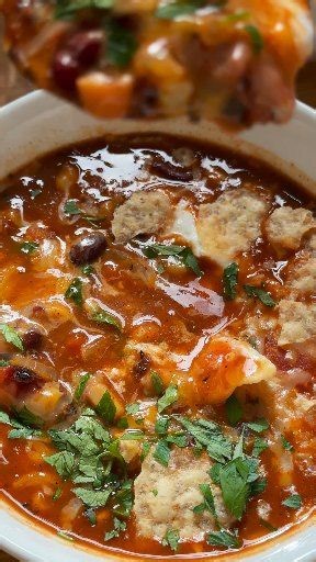 "First time to make vegetarian chili. I love it. Very easy to make and tasty." 🍲 COMMENT RECIPE 👇 https://www.liveeatlearn.com/vegetarian-chili-recipe/ | Live Eat Learn