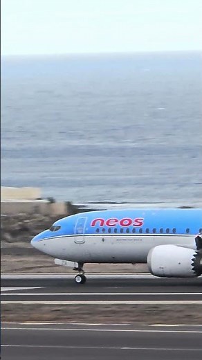 Neos Boeing 737 MAX 8 (El-RZA) (22-12-25) TFS to FCO #neos #boeing #airplanestravel #airplane