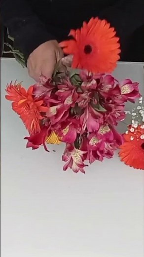 Elegant Bouquet Tutorial: Red Gerberas, Red Alstroemerias, and Gypso - DIY Flower Arrangement