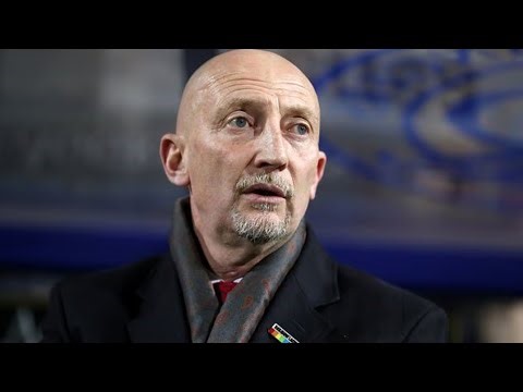 IAN HOLLOWAY FURIOUS: Swindon Town Boss Rants at Fans After Goalkeeper Incident!