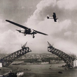 Did you know that it took 1,400 workers, eight years, 52,000 tonnes of steel, and 272,000 litres of paint to finish the Sydney Harbour Bridge? #FlashbackFriday 📷: NSW State Archives & The State Library of New South Wales | NSW Department of Planning, Housing and Infrastructure