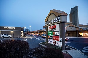Pet food and supply store opens in Harrisburg