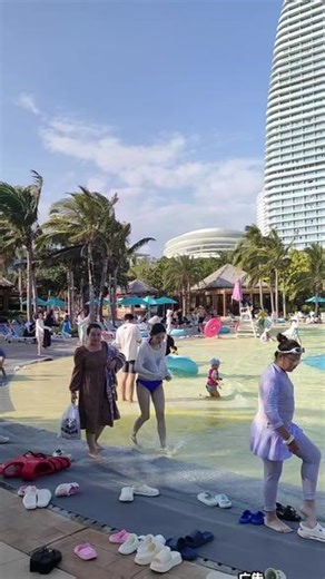五一小长假想好怎么玩？来亚特兰蒂斯水世界，直接把快乐拉满！ 音乐节火热来袭，明星嘉宾强势助阵，金润吉等明星助阵、锁定三亚，亚特兰蒂斯景区宠粉号直播间，#亚特兰蒂斯水世界音乐节 #亚特兰蒂斯水世界 #谁还不知道三亚水上音乐节 #亚特水上音乐节狂欢#五一去哪玩