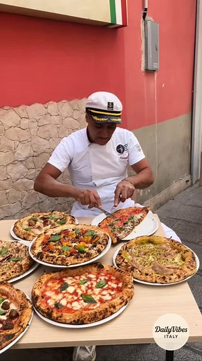 When the ripieno comes out golden, warm, and overflowing with flavor… you just know it’s a good day in Italy 🇮🇹❤️ 📍Napoli, Italy Un ripieno così morbido e filante è pura gioia napoletana — una tradizione che conquista tutti. 😍 Follow @dailyvibes.italy for more content 🎥 Credit: Video via TT (“pizzeriapulcinella__”) 📩 DM us for credit/removal #dailyvibesitaly #napolifood #pizzalover #cucinaitaliana #streetfooditaly #ripieno | DailyVibes Italy