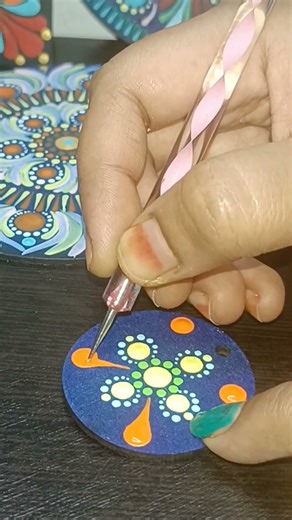 🤩 Handmade Dot Mandala Keychain 🧡💚#keychaincustom #mandalaartforbeginners #mandalakeychain