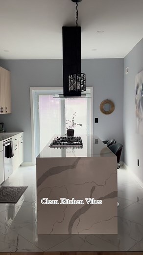 If your kitchen doesn’t sparkle like this… it’s time to call Miranda Cleaning Service ✨ #cleanings #professionalcleaning #cleankitchen | Miranda Cleaning Service, LLC