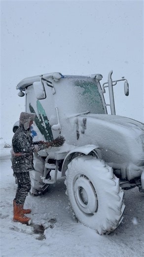 İLK BAHAR KARI SOĞUK HAVA / Spring weather, snowfall, very cold. #ferhatkaya #dağlar #dağ #köy