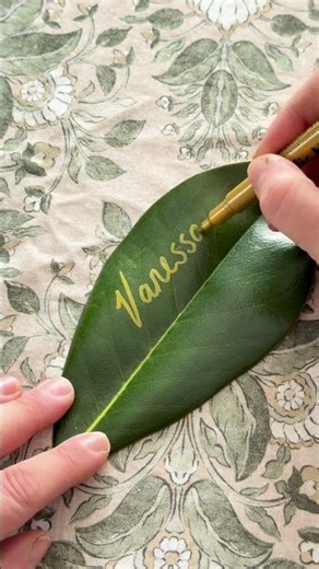 Viral Magnolia Leaf Place Card Hack with White Gold Script 😍🎄