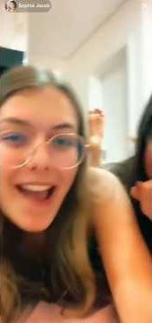 Cute Besties & Playful Foot Tease 👣✨