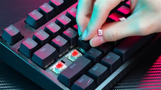 RGB炫彩灯效，电竞桌面的视觉盛宴#ikbc机械键盘 #游戏外设 #电竞 #客制化键盘 #发光键盘