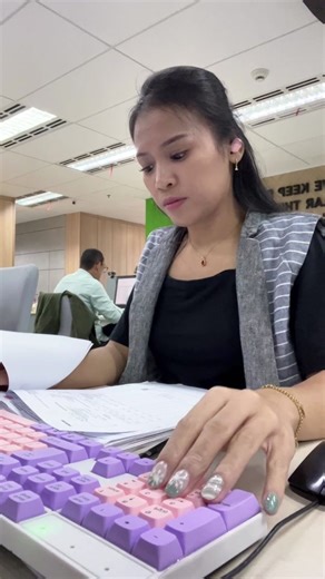 Semangat jalanin bulan Desember ini🥰 New tumblr BT21 beli dari @GOTO Living #kerja9jamdalam2menit #budakcorporate #corporatelife #finance #asmr #adayinmylife