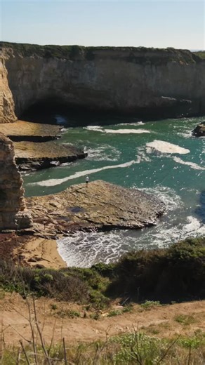 Stanford University on Instagram: "Exploring Earth’s deep history, one step at a time. Stanford’s “Living on the Edge” field course in the Department of Earth and Planetary Sciences gives students the unique opportunity to travel back in time – through the rocks and sands of the Pacific coastline. From ancient beaches to large-scale landslides, students examine the geologic processes that continue to shape the region today. The course emphasizes observation, context, and the long timescales behi