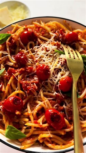 Delicious Spaghetti and Tomato Sauce Recipe