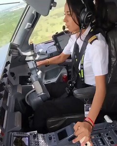 8.7M views · 10K reactions |  Super Landing  Can you guess the type of the Aircraft? | Algerian Aviation | Facebook