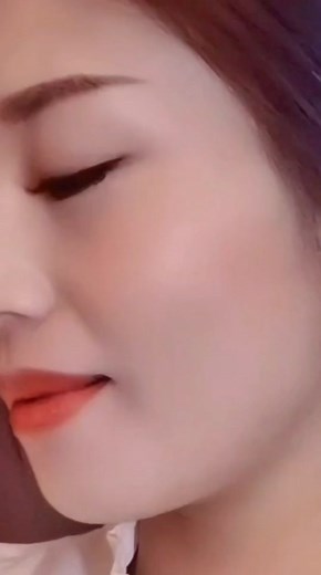 Exploring Glossy Red Lips in Close-Up Video