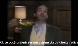 1.2M views · 7.1K reactions | John Cleese é um comediante britânico que fez parte do grupo Monty Python. Neste vídeo, ele faz uma explicação sobre extremismos políticos e suas vantagens. Alguns elementos são relativos ao Reino Unido e talvez não faça muito sentido para o Brasil, mas a ideia geral se aplica à nossa realidade. (JPL) | Bule Voador | Facebook