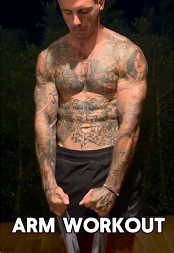 Day 6 of move better lift better in March. This combo hits everything: • Rotational curls (length peak) • Reverse curls (forearms thickness) • Tricep extensions (size builder) • Close-grip curls (full squeeze) Control the reps. Minimal rest. Chase the pump. Run this 3-4 rounds and tell me your arms don't feel different Save it. Try it. Grow. #armworkout #bicepworkout #triceptraining #armday