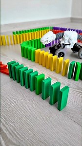 What happens at the end??? 🥸 Watch 1-100 Dominoes Fall! #shorts #dominoes #dominoeffect #yt