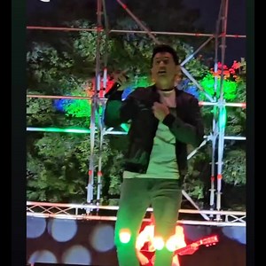 😜Comenzamos la semana llenos de #vida, mi nuevo single 💽 Hace poco más de un mes lanzamos “Vida” y ya lo estáis cantando junto a mi en los conciertos❣️#Gracias 🙏 #FelizLunes Antony Morato Sonogrand Music Altafonte Spain Spotify iTunes Vevo | David Civera