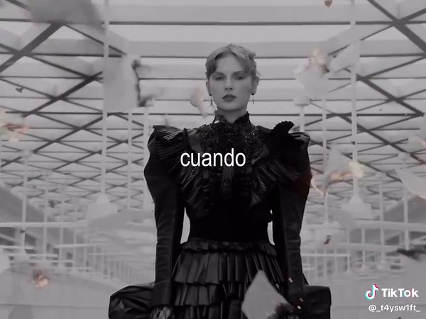 Mezcla Musical de Taylor Swift: Recuerdos y Bailes