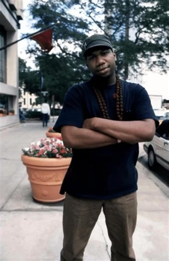happy bornday to the Blastmaster, KRS-One. took on an entire borough dolo, and essentially ended Shan’s career with South Bronx and The Bridge Is Over. Criminal Minded is one of the greatest records of the 20th century. lost Scott La Rock and came back the next year with By All Means Necessary. “My Philosophy” one of the best songs ever recorded in any genre, an exercise at the highest level of lyricism, flow, and cadence. Ghetto Music: The Blueprint of Hip Hop, Edutainment, and Sex and Violence