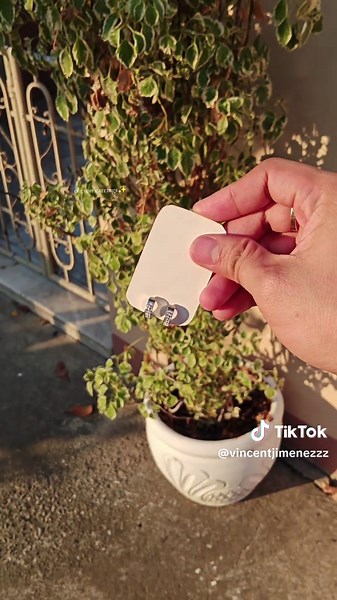 Best Clip-On Earrings for Men: Stylish & Non-Pierced Options