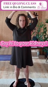 In Qigong, we work with the Kidney & Bladder Meridians — powerful energy channels that support the bones, nerves, and the whole nervous system 🧠🖤 🌬️ Inhale — sweep the hands to the kidneys 🌊 Exhale — glide down the back of the legs Let the head fall, let it all release... Then roll up slowly… 👐 Flick off stagnant energy 🤲 Descend your hands 💚 Rest on your lower belly and just feel The tremor may still be there — but now, you’re in control. You’re more grounded. More clear. More you. This 