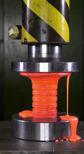 Hydraulic press crushing molten spring #hydraulicpress #asmr #chill
