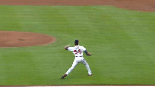 Max Fried se lesiona el tobillo