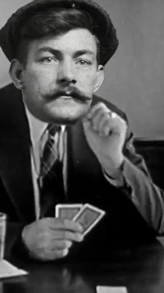 The Guy Who Tricked People Into Buying the Brooklyn Bridge