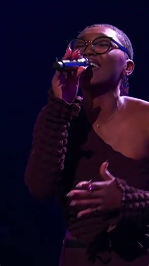 She Did Both Voices! #actnthevoice #kellyclarkson #adamlevine #johnlegend #thevoiceusa #singer