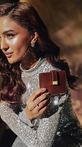 Metallic leather that catches light from every angle, structured silhouettes that hold their own. An ode to radiance; crafted with confidence, charm, and the timeless appeal of luxury handbags by Jafferjees. #MetallicLeatherBags #LuxuryHandbags #DesignerBags Jafferjees | Jafferjees