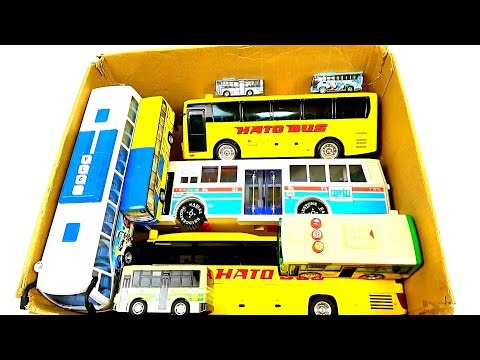We collected various miniature buses in a box, checked them out, and tested them on a slope.