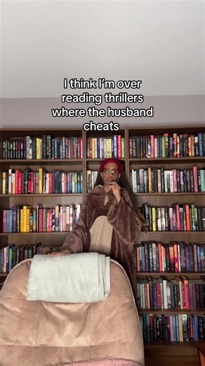 How many ways can we try to make the story regarding that different? 😅 #booktok #thrillers #mysterythriller #horrorbooks #bookish