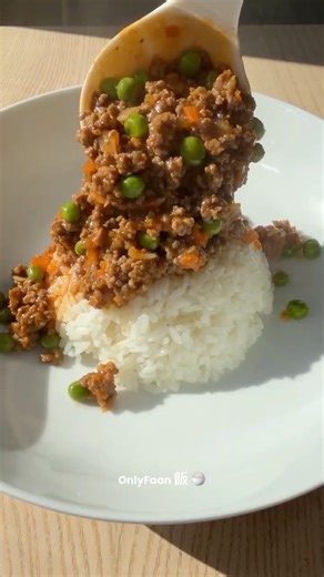 Ep 16: OnlyFaan 🍚 Minced Beef with Egg Over Rice (煎蛋免治牛肉飯)