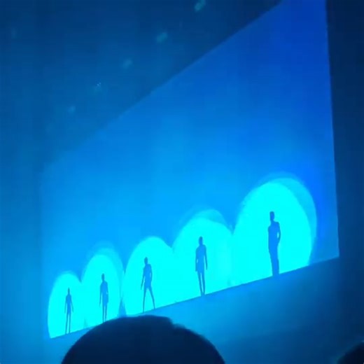 im so happy i cant stop smiling all five of them together makes me feel the happiest #shinee #shineeworldvi