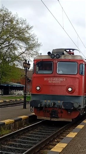 EA 086 Al depoului Suceava arriving in Suceava #train #trainspotting #bahn #cfr #cfrcalatori #rail