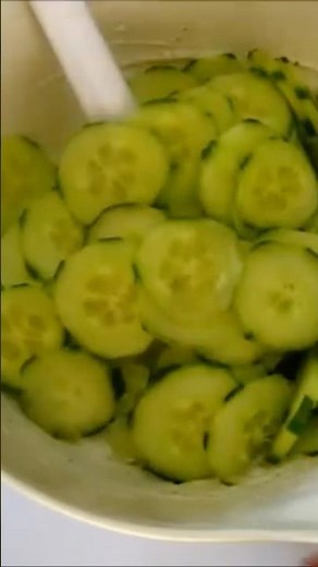 SOUR CREAM CUCUMBER SALAD 🥒 Healthy Eats 😍 #food #vegetables #homemade #recipe #tutorial