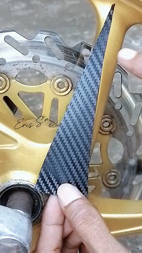 101K views · 143 reactions | The process of cutting carbon vinyl #carbonvinyl #wrappingcar #tricks #diy #lifestyle #wood | Eris Sire | Facebook