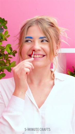 Not me thinking this was real 😭💄