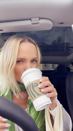 Starbucks Chat Peace & Love #katiadesigns | Katia Designs