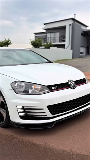 Exploring Your Beauty with That One Gent Wako Kasi