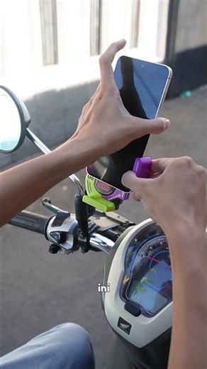 The coolest motorcycle phone mount design I've ever tried #motorcyclephonemount