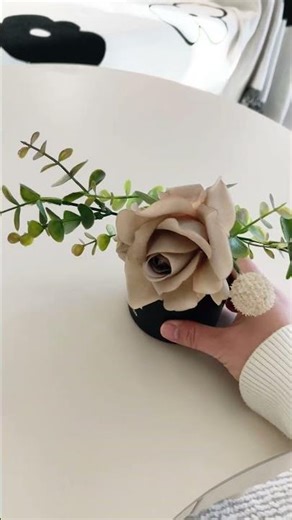 高さは自由自在✨テーブルは、ここまでスマートに#昇降テーブル #スマート家具 #便利アイテム #tiaro