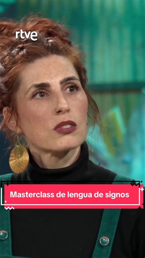 La lengua de signos nunca deja de sorprendernos, una masterclass rápida en #LaRevuelta Todos los programas en #RTVEPlay
