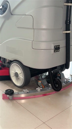 Floor Scrubber Water Recovery Test | Dry Floor in One Pass