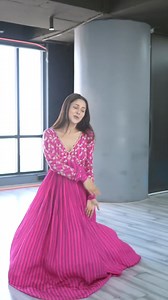 1M views · 10K reactions | New song release 浪 #shenaazgill #shenaazgillfans #shenaazkaurgill #SheNaaz #newsong #NewsStory #newpost #newpost❤ | Celebrity Face | Facebook