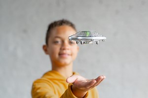 Hover Star Motion Controlled UFO Alien Encounter, Silver Drone for Ages 6+ - Walmart.com