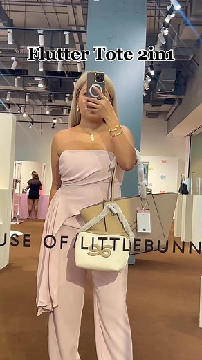 FLUTTER TOTE 👜 2 in 1 bag 🥳 3490 pesos each #greypremium #greypremiumholb #greypremiumbkk #HOLB #BKKDirectSupplier | Grey Premium - GP